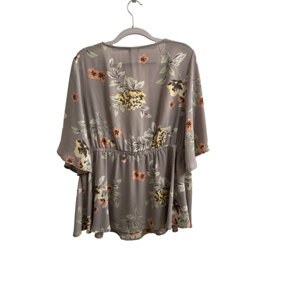 Torrid Babydoll Flare Sleeve Floral Top Blouse Size 0 V Neck Flowy Boho Plus - Picture 2 of 6